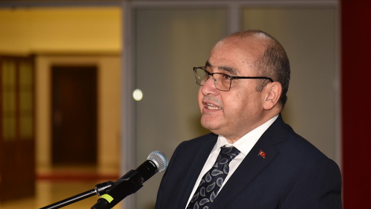 30 Ağustos dolayısıyla TC Lefkoşa Büyükelçiliği bahçesinde resepsiyon düzenlendi