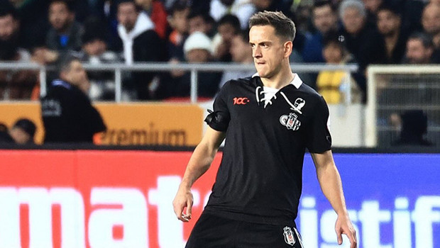 Beşiktaş’ta ayrılık: Amir Hadziahmetovic, Hull City’ye transfer oluyor!