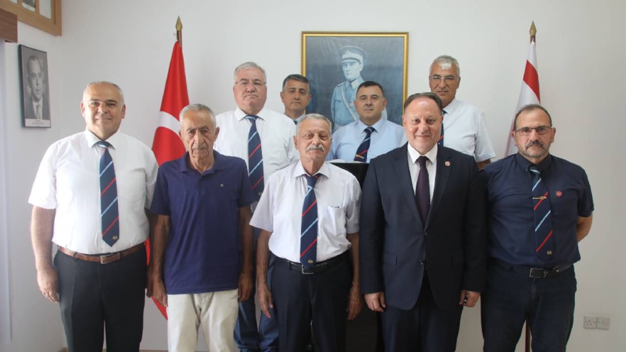 Öztürkler’den emekli subaylara anlamlı ziyaret