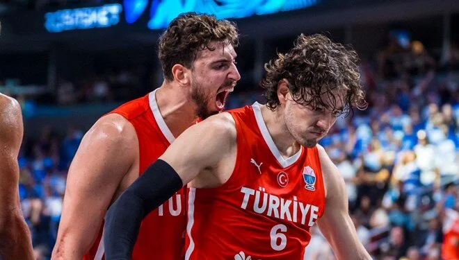 12 Dev Adam, EuroBasket’te finale yükseldi