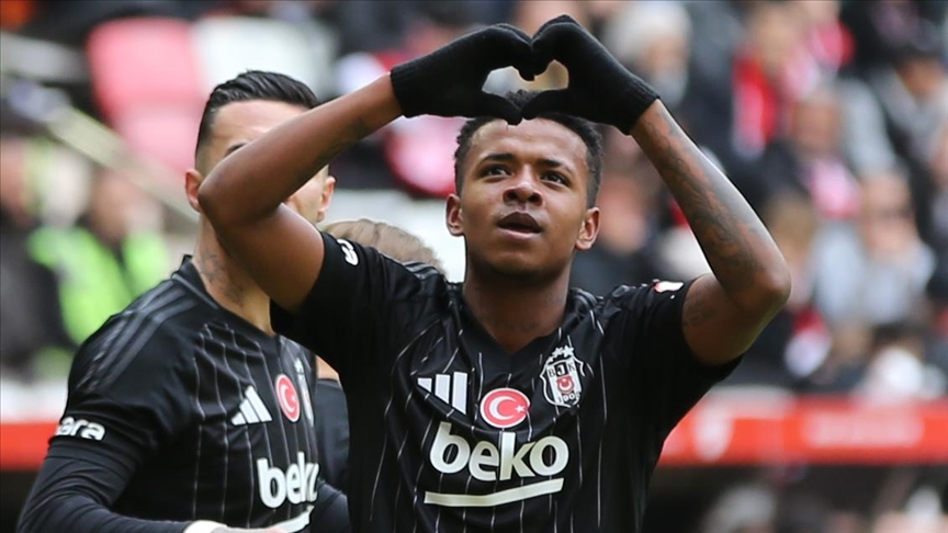 Beşiktaşlı futbolcu Keny Arroyo, Cruzeiro’ya transfer oldu