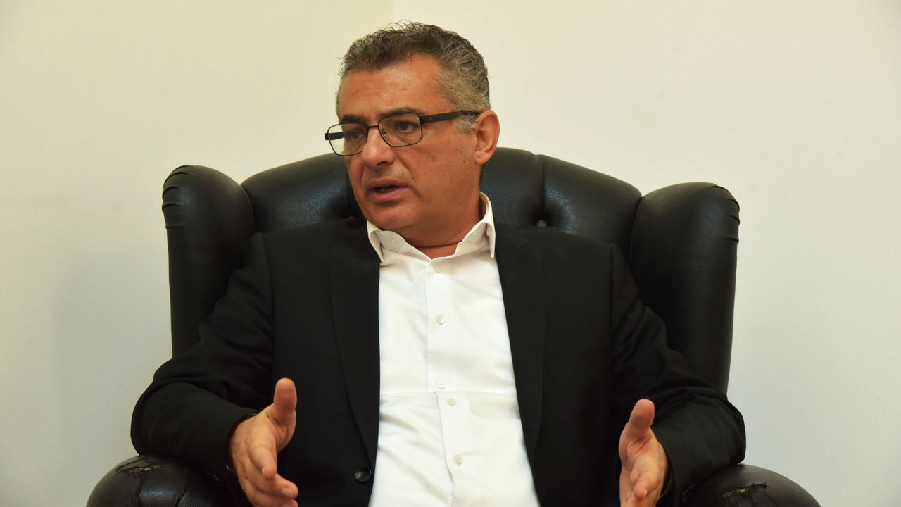 Erhürman, Cumhurbaşkanlığı’ndaki danışman tartışmasına açıklık getirdi