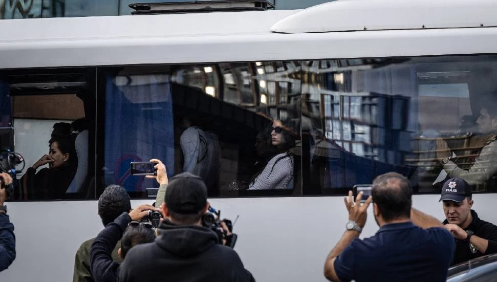 İstanbul’daki uyuşturucu operasyonunda Adli Tıp’a götürülen ünlü isimlerin işlemleri tamamlandı