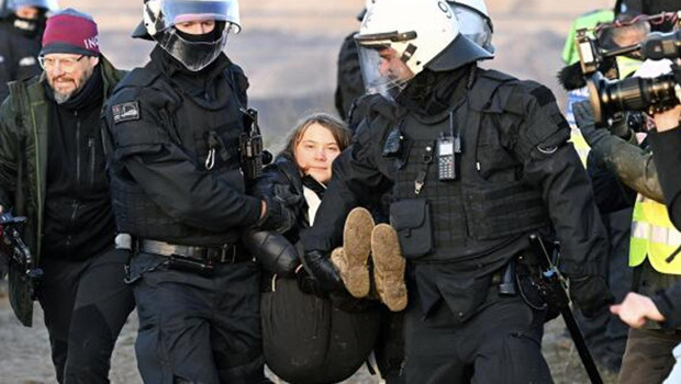 Greta Thunberg, Londra’daki Filistin eyleminde gözaltına alındı