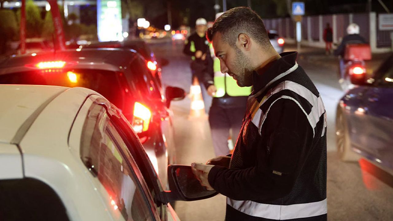 Polis denetimlerinde 240 araç trafikten men adildi…