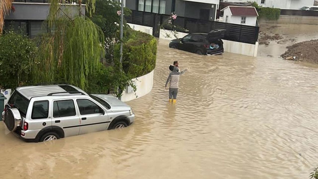 Meteoroloji yarın 17.00’ye kadar yağışların şiddetinin artacağı uyarısında bulundu