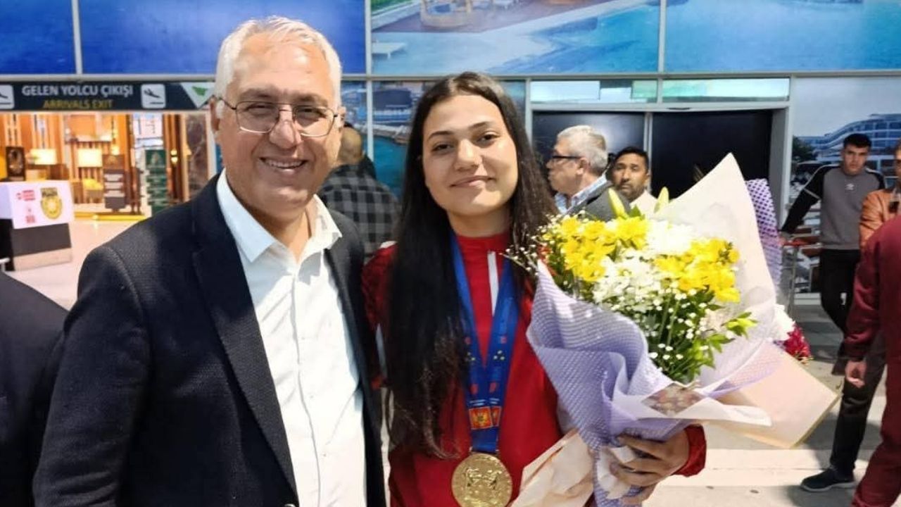 Milli sporcu Sedef Nergiz boksta Türkiye şampiyonu oldu