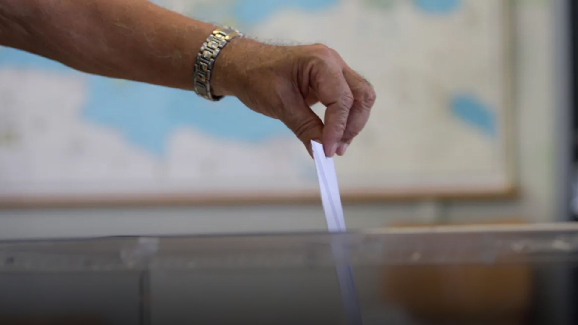 Güney Kıbrıs’ta seçime katılım oranı yüzde 50’ye yaklaştı