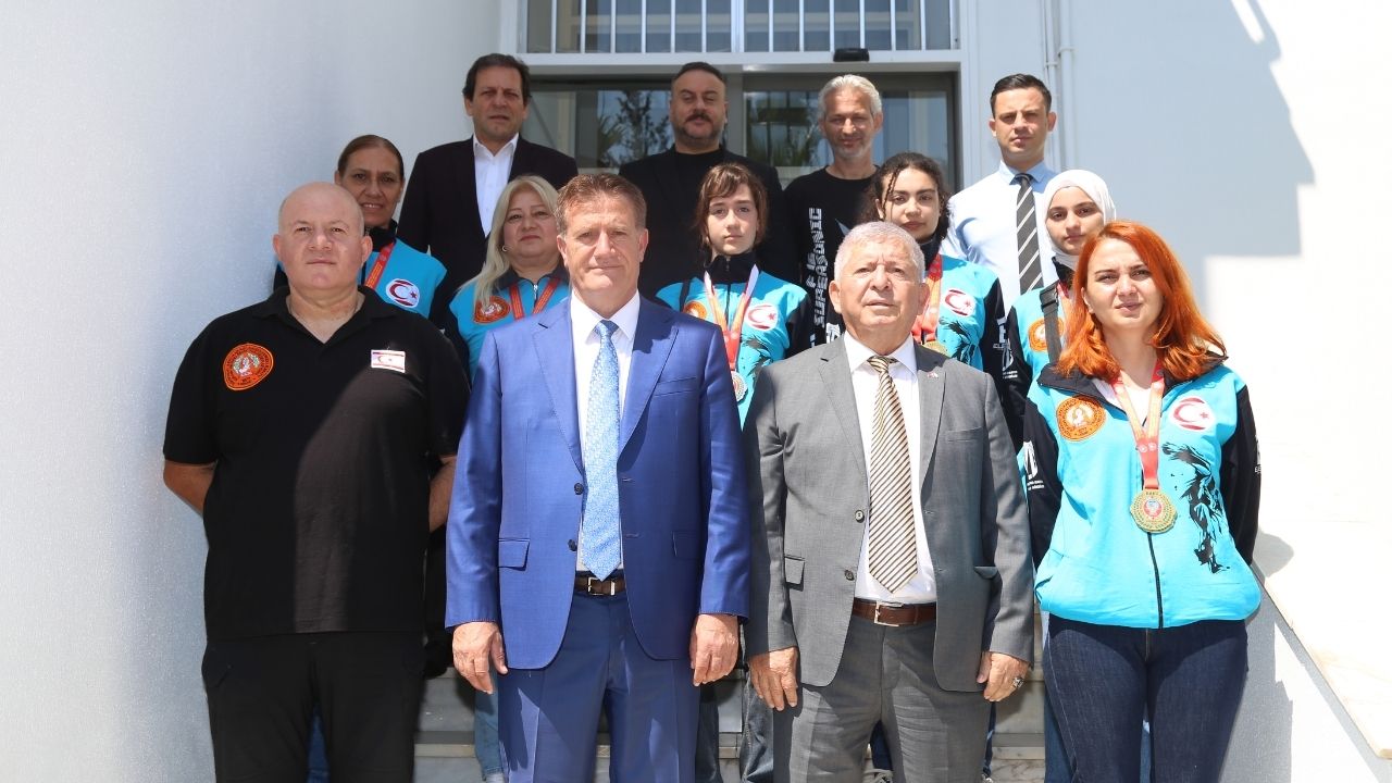 Arıklı: “Uluslararası başarı kazanan sporcularımız ülkemizin pırlantalarıdır”