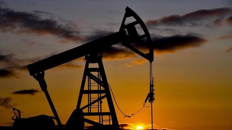 Brent petrolün varili 93,40 dolar oldu
