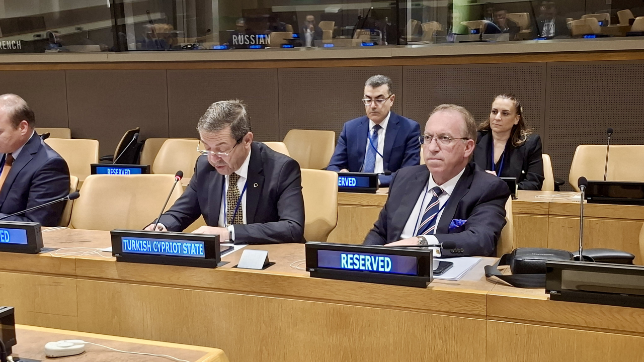 Ertuğruloğlu, New York’ta EİT Dışişleri Bakanları Konseyi Gayriresmî Toplantısı’nda konuştu: “Tek ada, iki devlet”