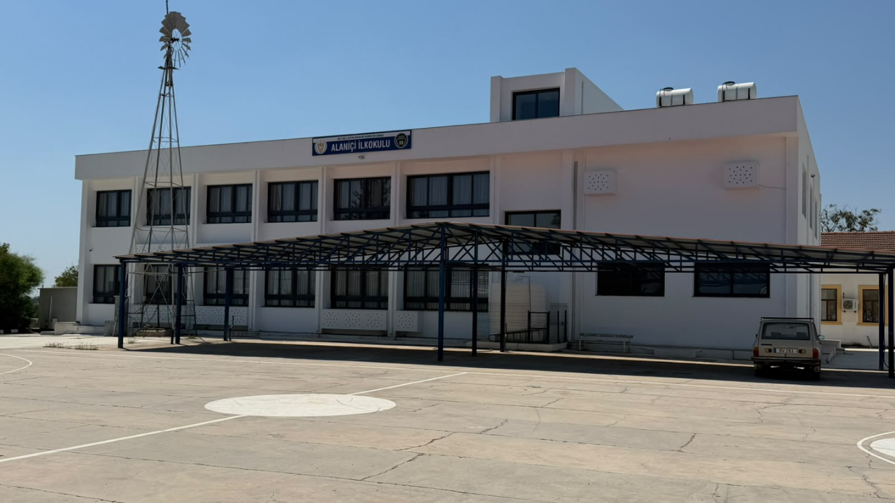Alaniçi İlkokulu’nun eksikleri giderilerek okul daha modern ve işlevsel hale getirildi