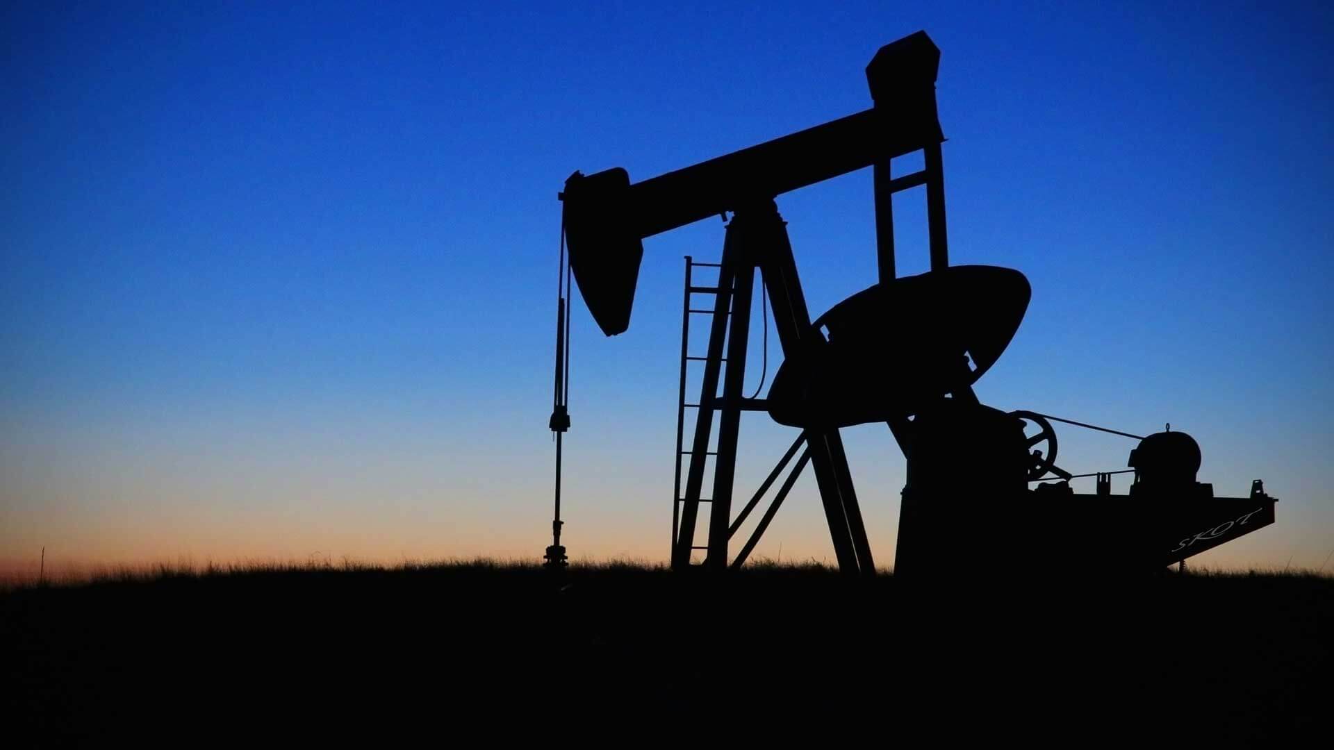 Brent petrol 105 dolardan işlem görüyor